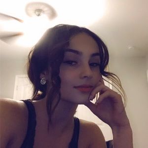 Meet your Posher, Vanessa